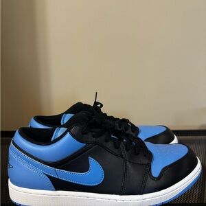 Nike Men's Black and Carolina Blue Dunks 11.5